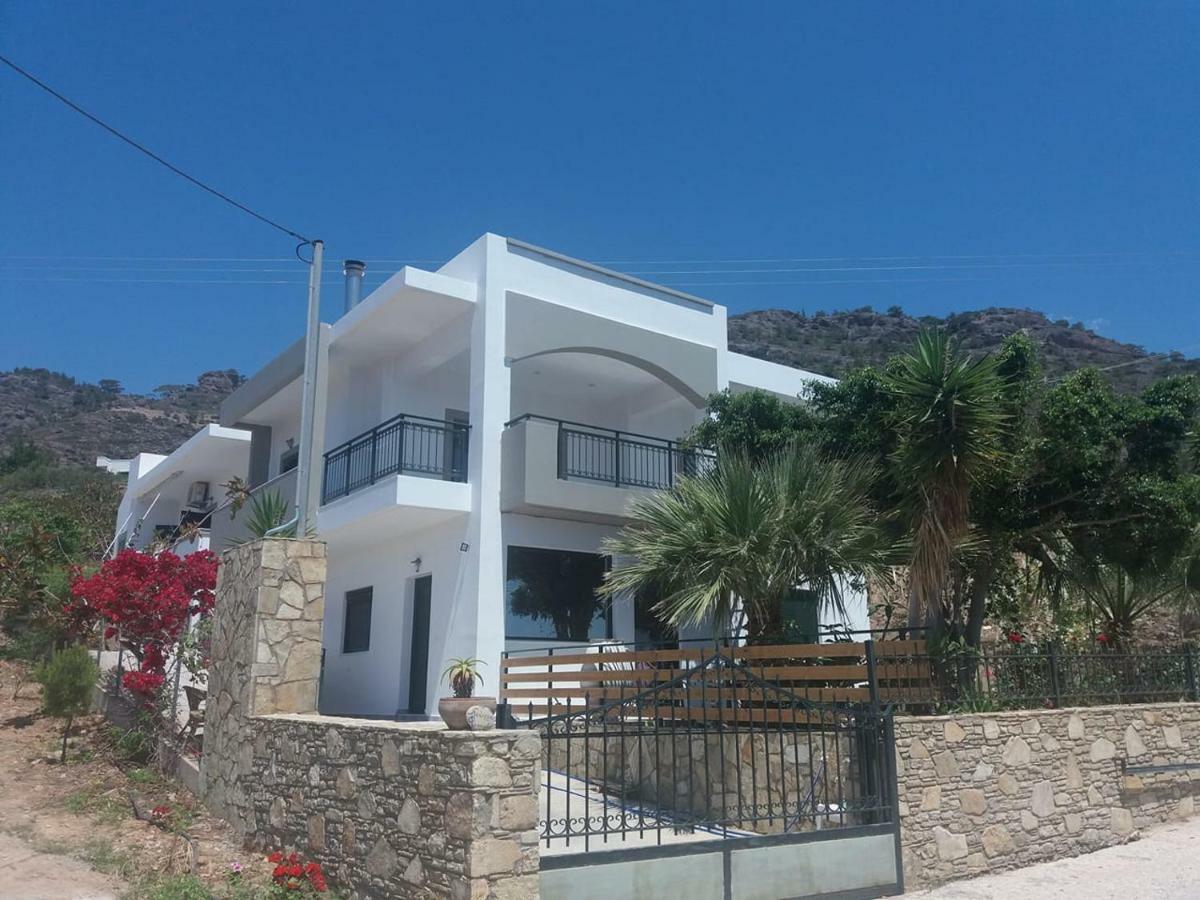Sun Day Villa Achlia Exterior photo