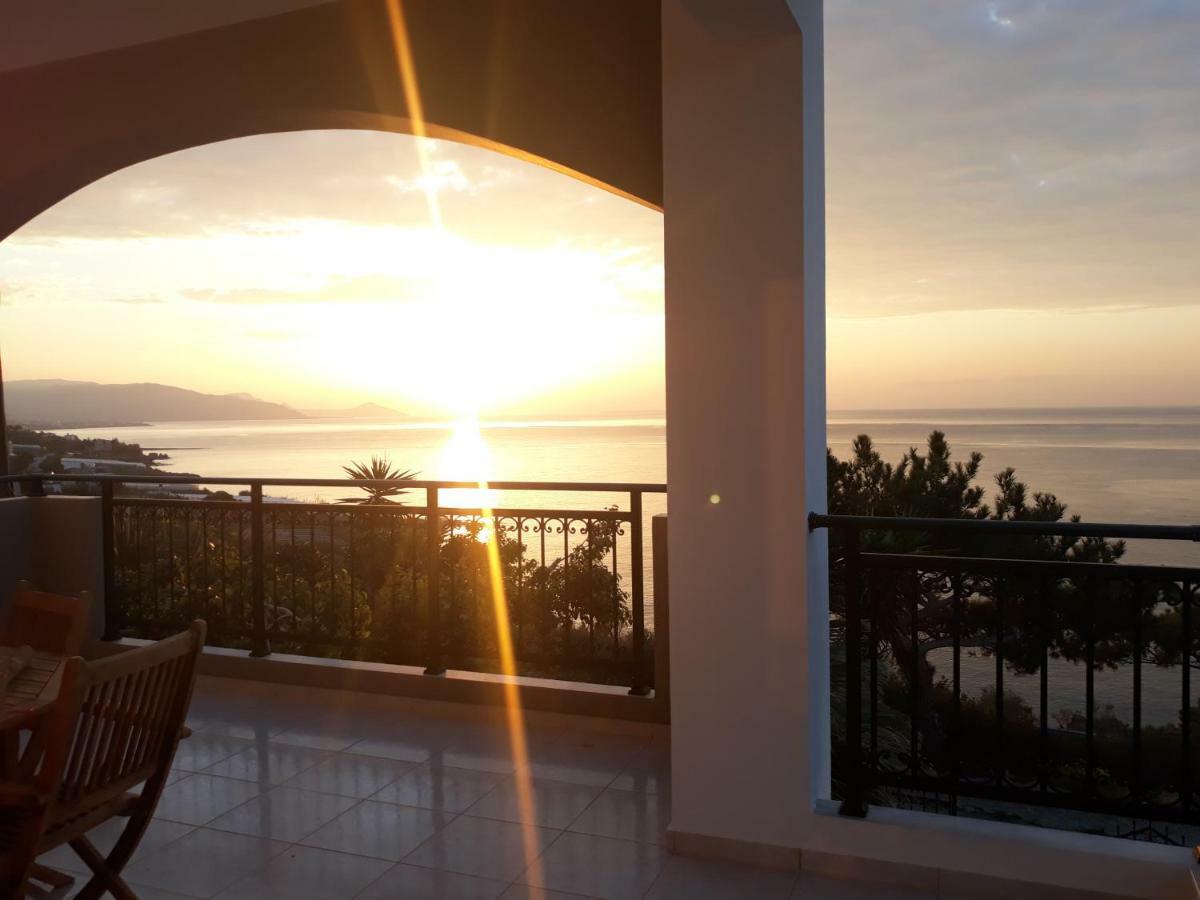 Sun Day Villa Achlia Exterior photo